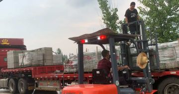 克拉玛依 黄金麻冰裂纹，地铺石装车