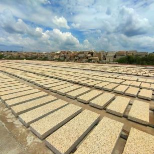 克拉玛依 黄金麻荔枝面花岗岩石材地铺石防护中