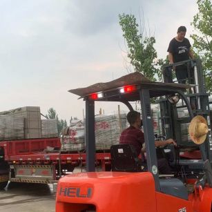 克拉玛依 黄金麻冰裂纹，地铺石装车