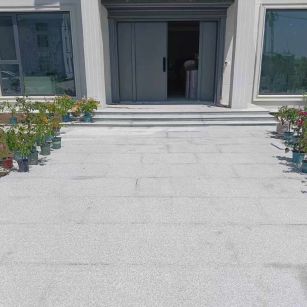 克拉玛依 芝麻白花岗岩地铺石地面铺装