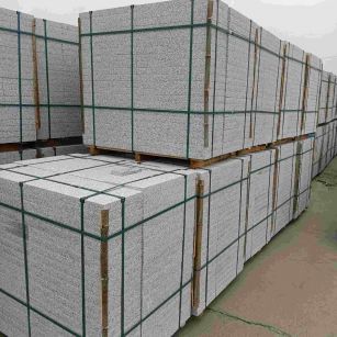 克拉玛依 白麻花岗岩石材荔枝面地铺石（300*600*50）