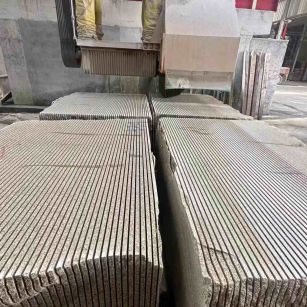 克拉玛依 车间生产日常，黄金麻白麻花岗岩