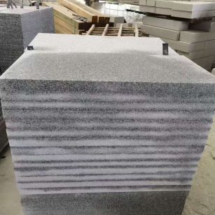 克拉玛依 芝麻白5公分火烧地铺成品，900*400，规格可定制