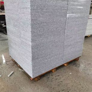 克拉玛依 芝麻白火烧面1.8厚300*600地铺石，尺寸标准，厚薄均匀