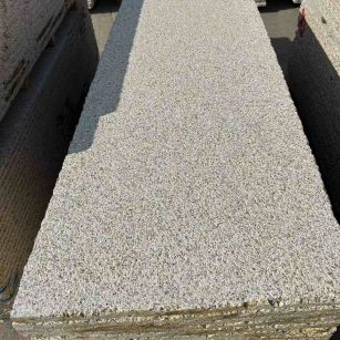 克拉玛依 黄金麻花岗岩荔枝面毛板，半成品