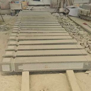 克拉玛依 芝麻白异形加工雕刻-栏杆大柱，方柱