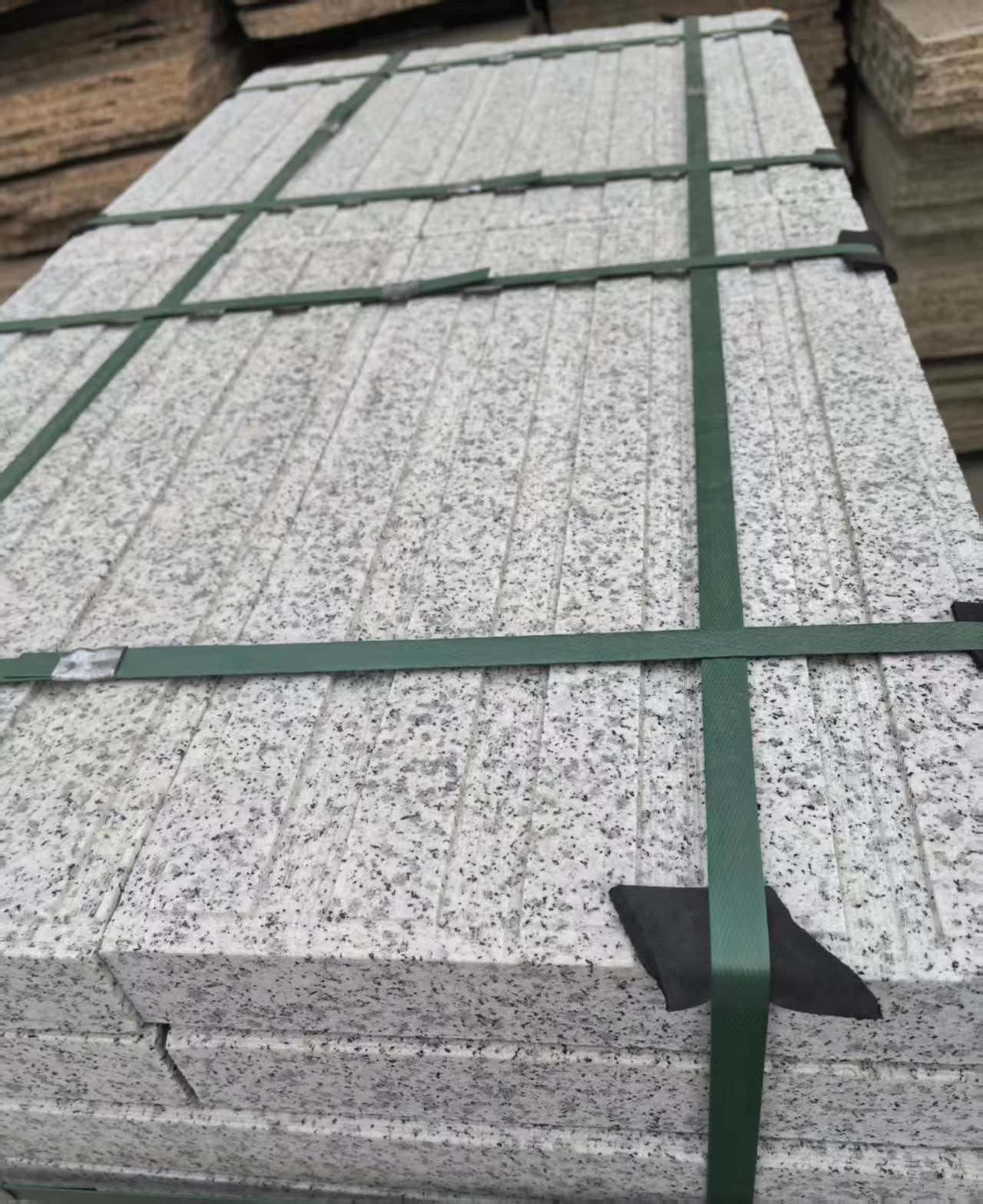 克拉玛依 白麻花岗岩直行盲道石，盲条，地铺石