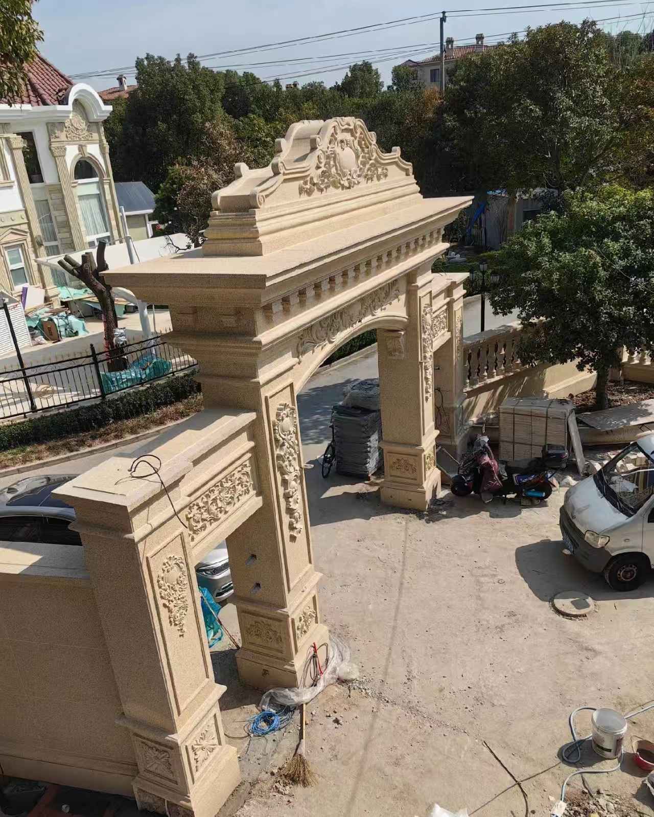 克拉玛依 黄金麻荔枝面花岗岩别墅门楼