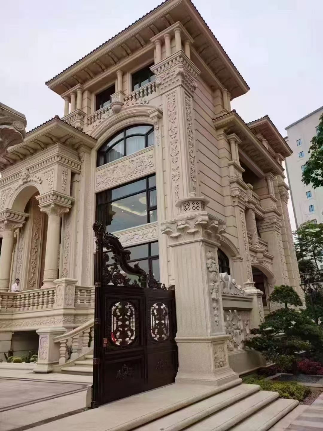 克拉玛依 黄金麻花岗岩别墅外墙干挂效果展示