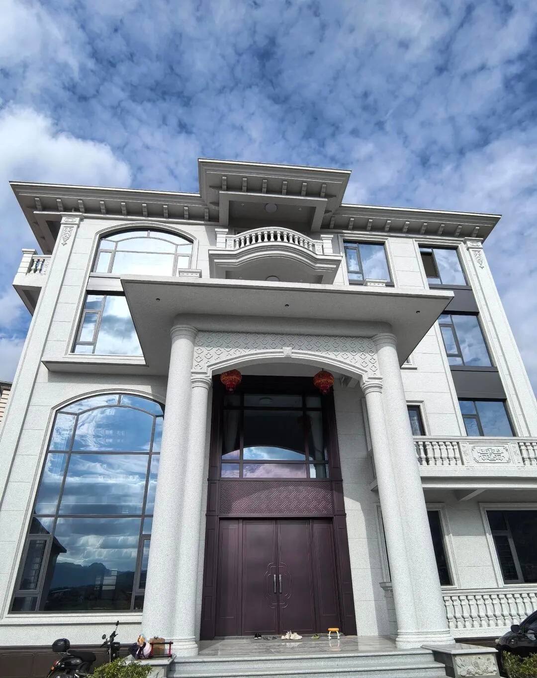 克拉玛依白麻别墅外墙干挂石材效果示例