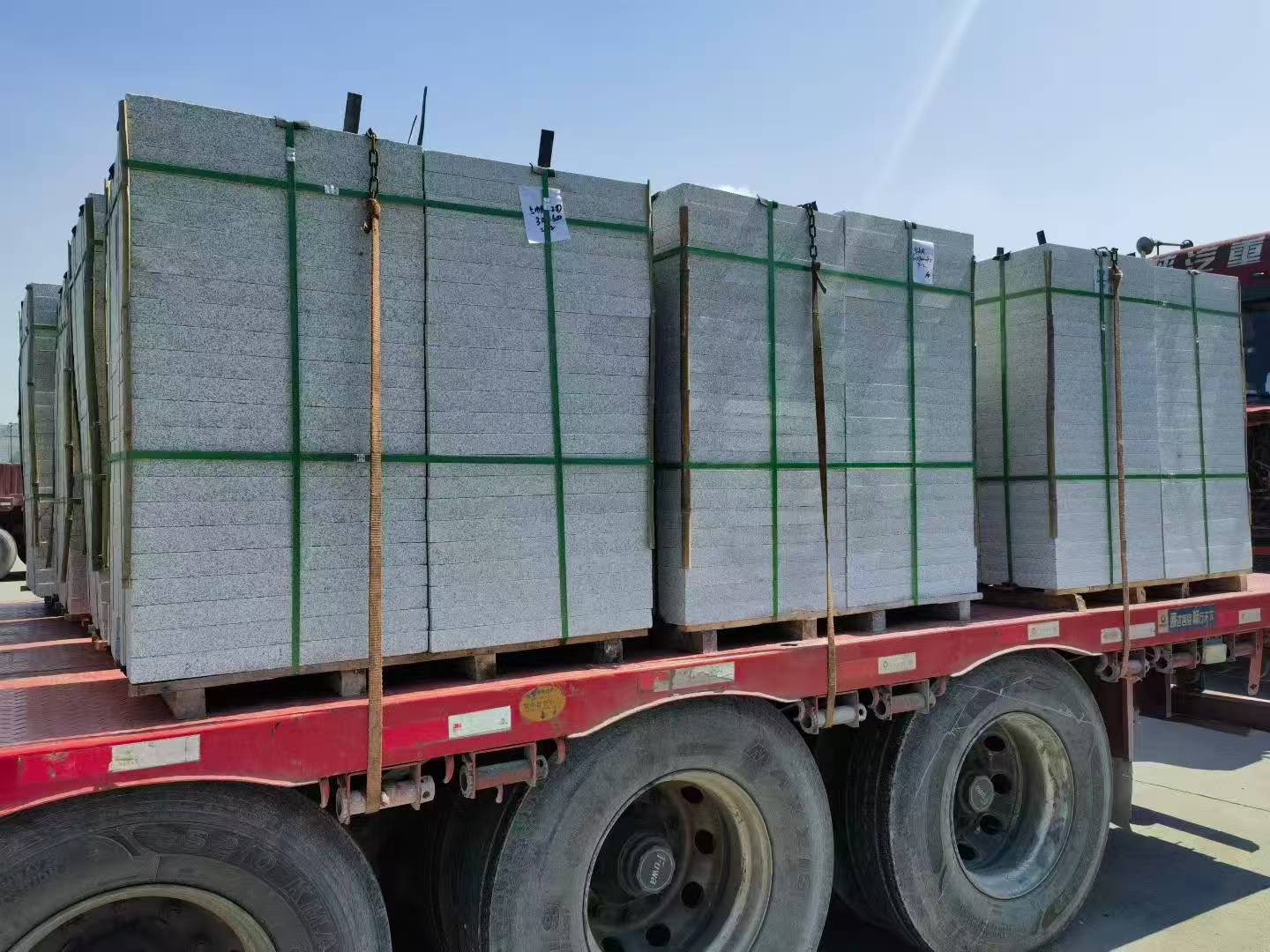 克拉玛依芝麻白花岗岩出货日常地铺石