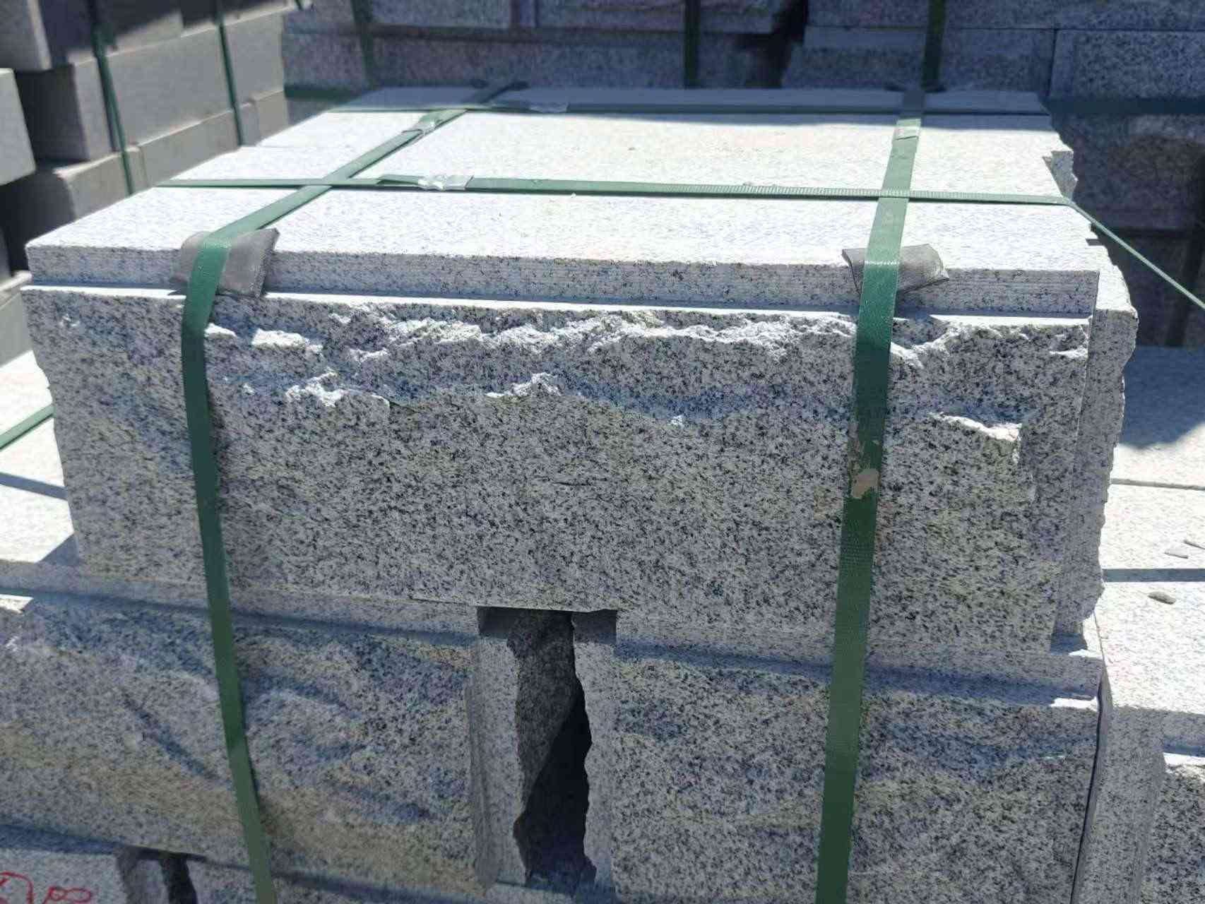 克拉玛依 芝麻白花岗岩自然面成品