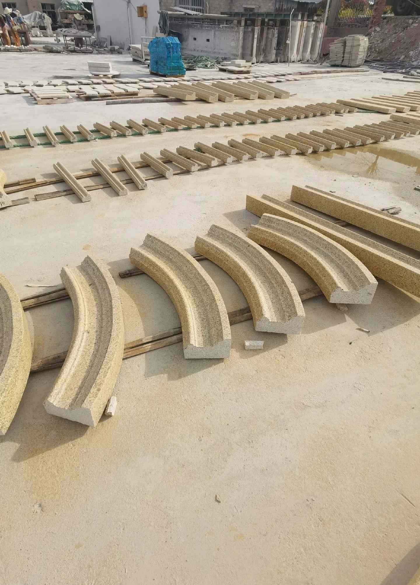 克拉玛依 黄金麻花岗岩别墅线条