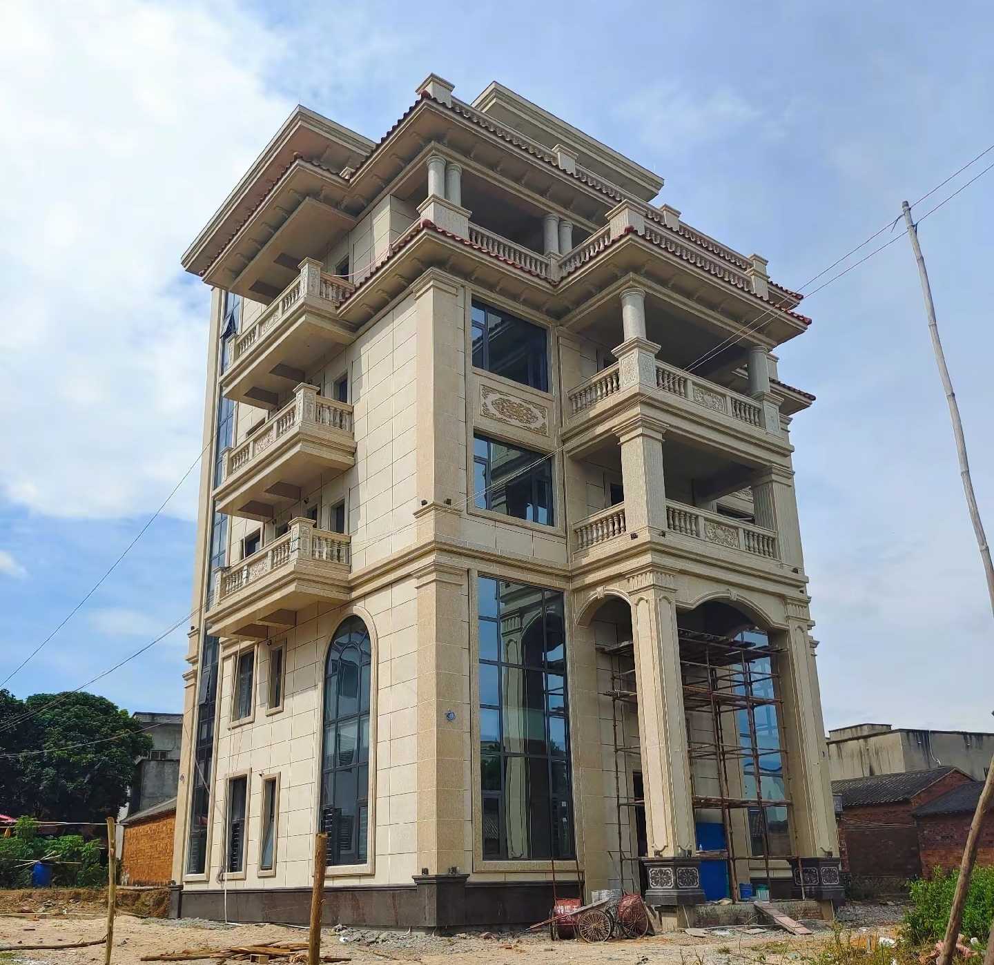 克拉玛依 黄金麻花岗岩石材别墅外墙干挂搭配（雕花栏杆花瓶柱门楼罗马柱）