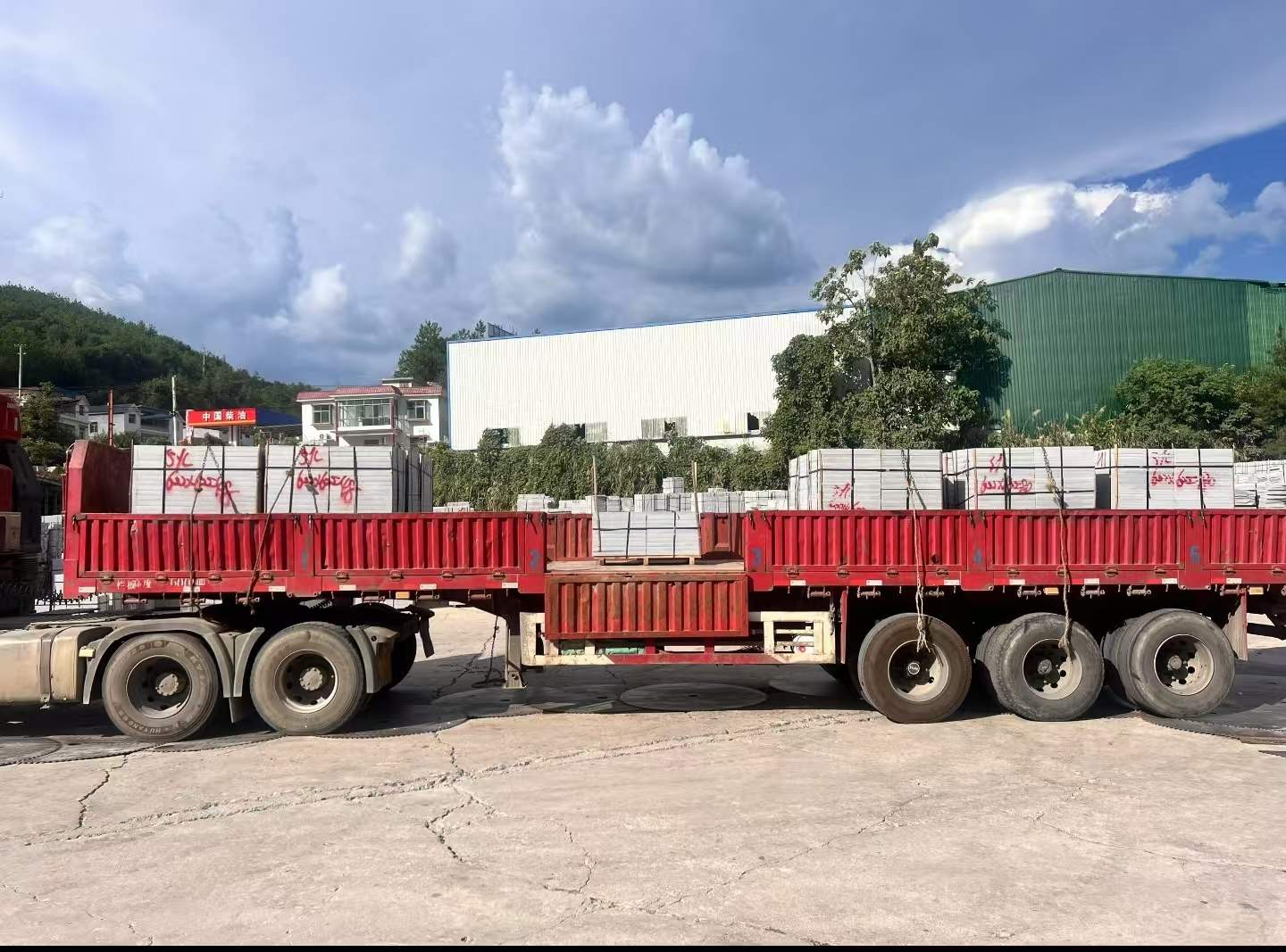 克拉玛依 芝麻灰花岗岩地铺石出货日常