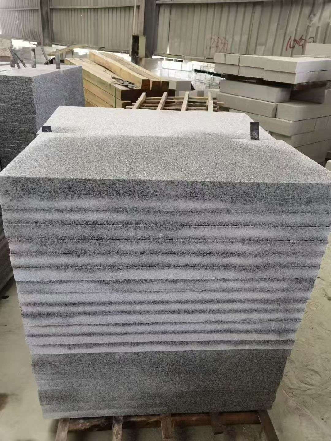 克拉玛依 芝麻白5公分火烧地铺成品，900*400，规格可定制