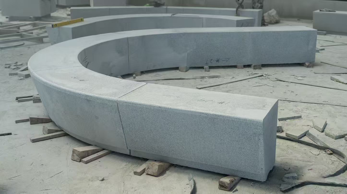 克拉玛依 芝麻白花岗岩光面弧形坐凳